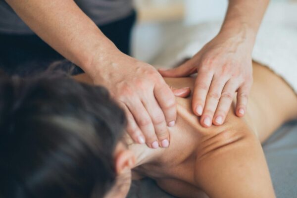 Masaje descontracturante de espalda